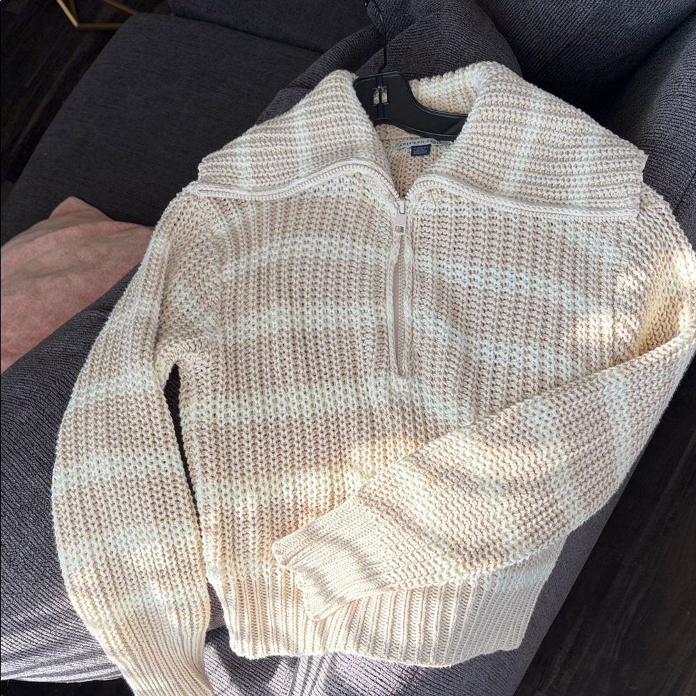American Eagle Outfitters Aerie Cream Knit Quarter Zip Sweater Perfect Condition